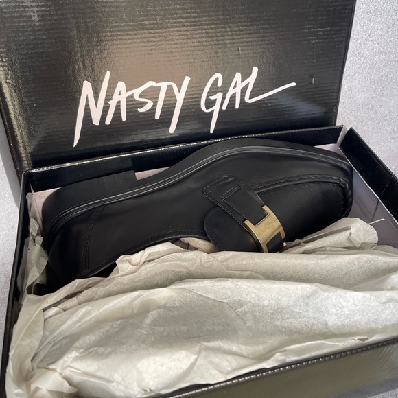 Nasty Gal 100% Leather Gold Buckle Chunky Loafers - Picture 7 of 8